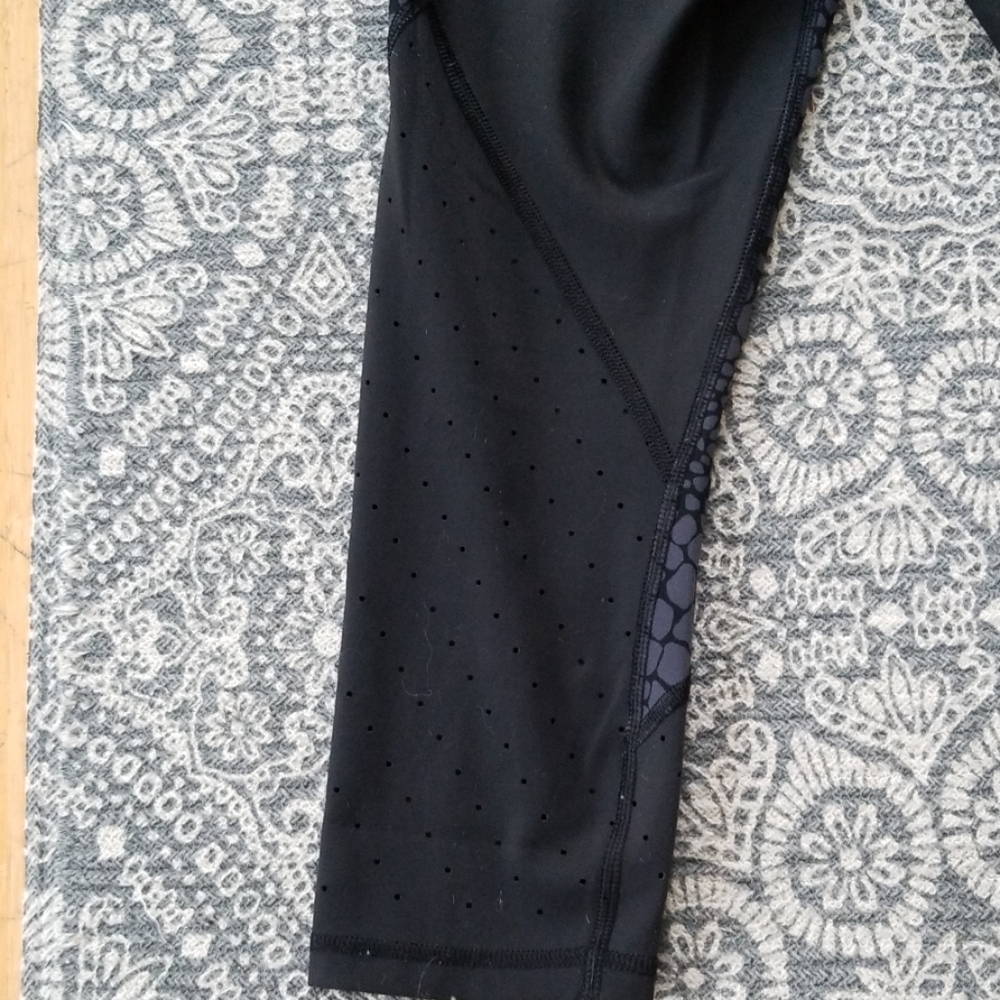 Athleta Capris - image 5